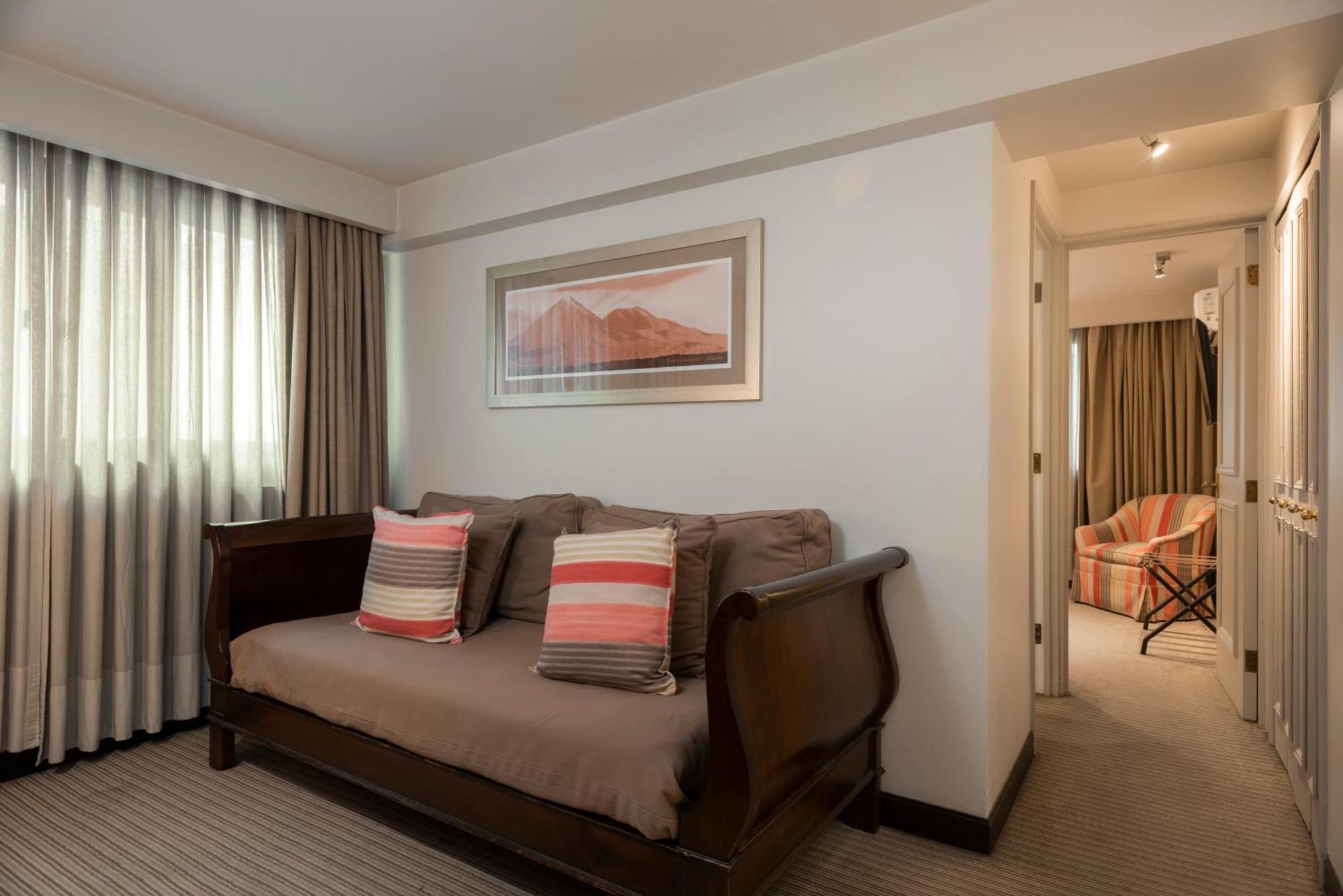 Hotel Los Espanoles Plus Сантяго Екстериор снимка