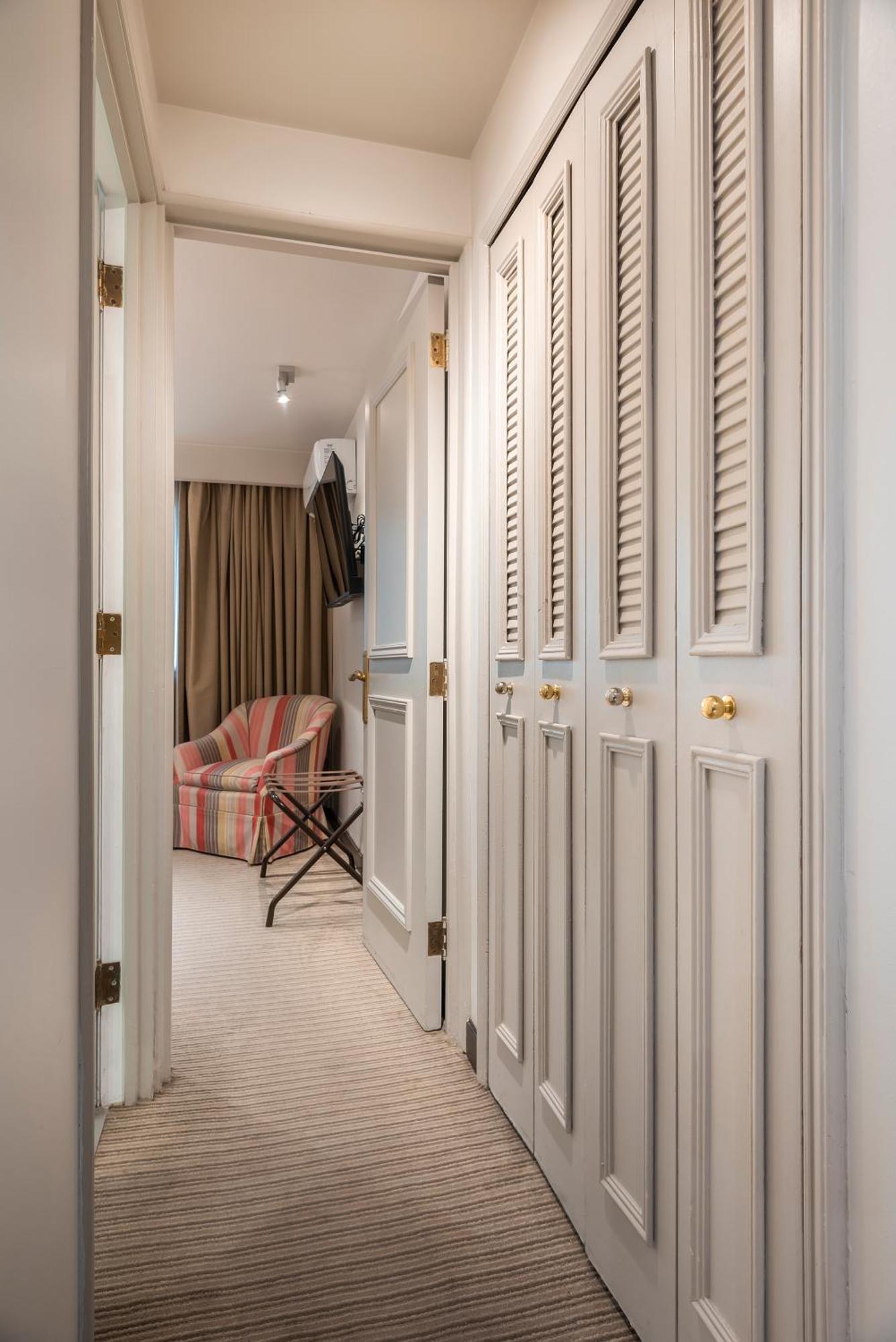 Hotel Los Espanoles Plus Сантяго Екстериор снимка